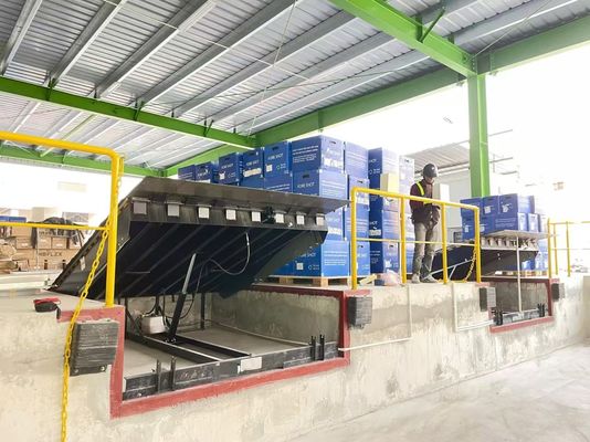 Dwucylindrowy hydrauliczny wyrównywacz doku z urządzeniem ochrony przed przeciążeniem dla silnika